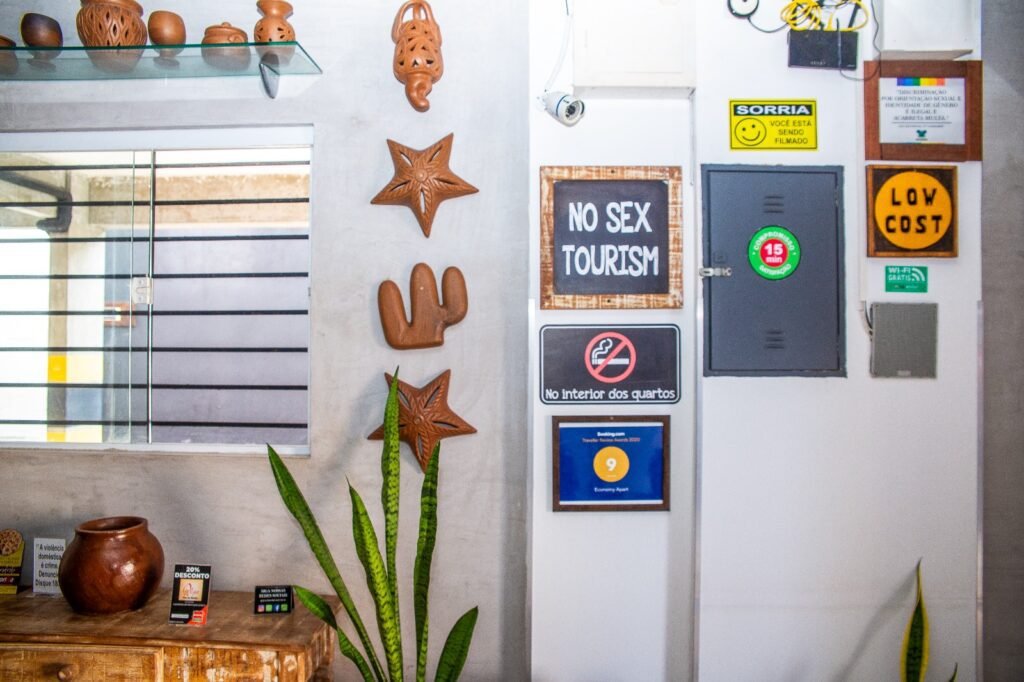 Hotéis Sem Serviços Extras: Dicas Essenciais Para Escolher Opções Bem Estruturadas E Confortáveis 3 - Economy Hotéis - Sua Melhor Opção Em Natal Rn | Ponta Negra Economy Hotéis - Sua Melhor Opção Em Natal Rn | Ponta Negra - Descubra O Conforto E A Economia Dos Economy Hotéis Em Natal Rn, Localizados Na Encantadora Praia De Ponta Negra. Reserve Agora E Aproveite Sua Estadia!