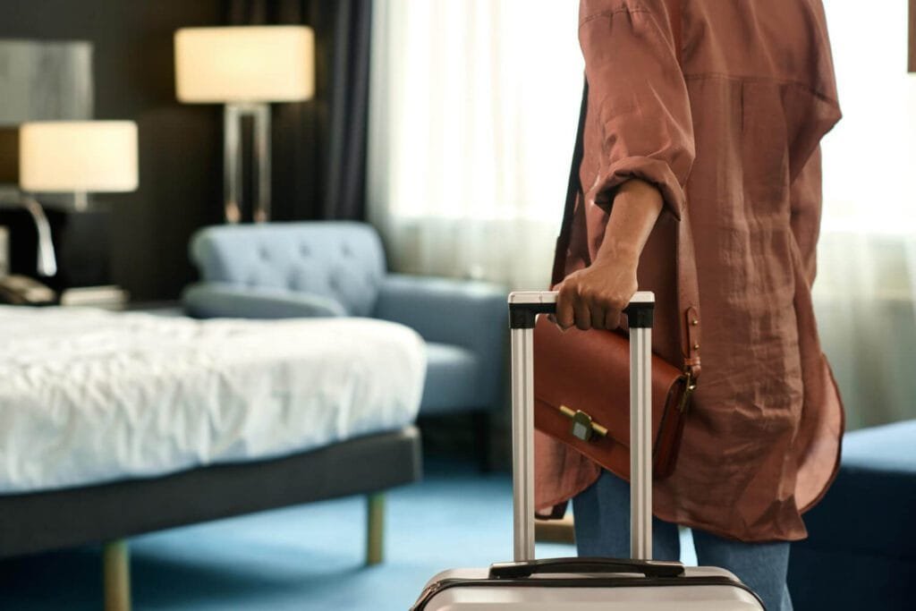 Economia De Viagem: Dicas Inteligentes Para Economizar Na Hospedagem Sem Perder O Conforto 1 - Economy Hotéis - Sua Melhor Opção Em Natal Rn | Ponta Negra Hotel Economico Viagem